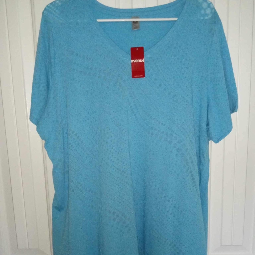 NWT Avenue Women’s Blue Short Sleeve Top, Size 22/24/2X, Plus Size